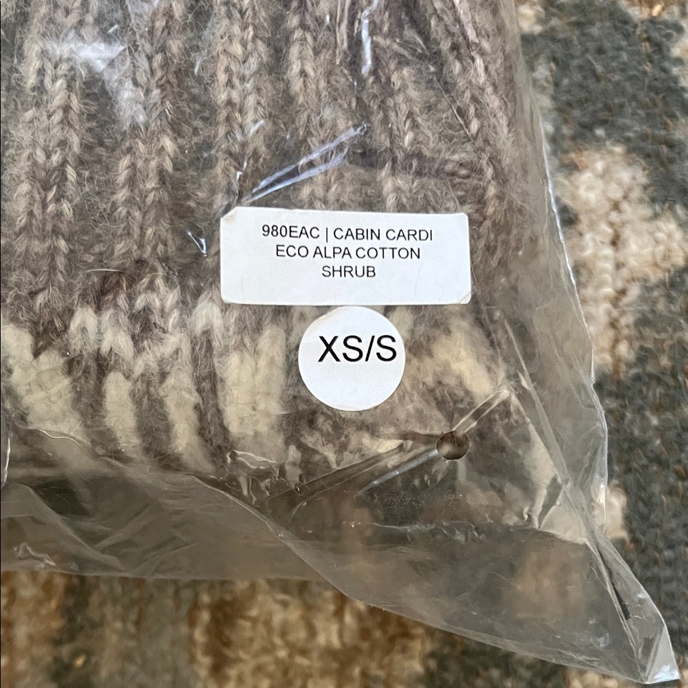 Ozma Cabin Cardi Alpaca Cotton in Shrub XS/S - Picture 3 of 5